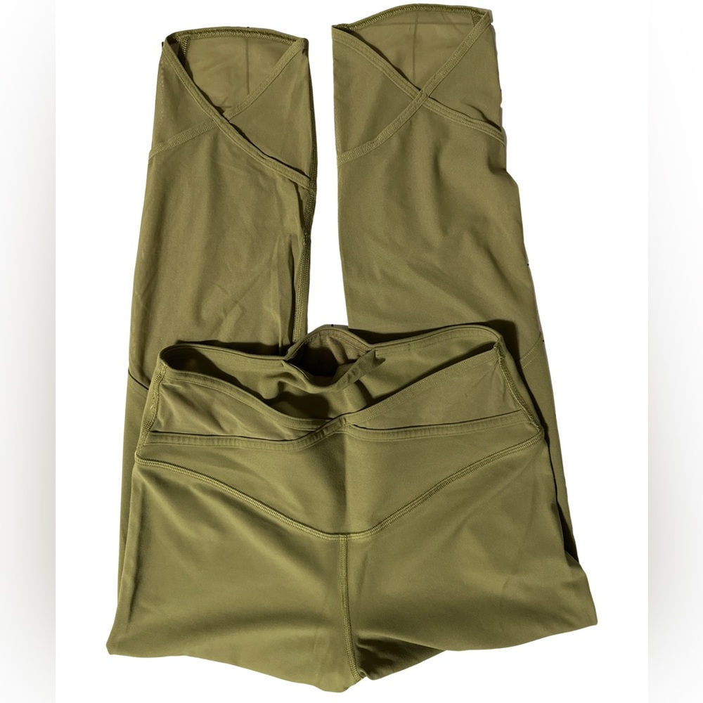 Lululemon mesh crisscross 23” crop legging - Picture 5 of 7